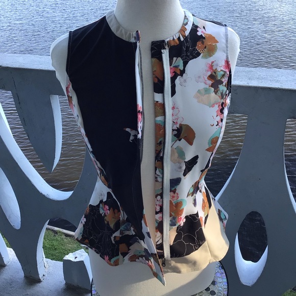 3.1 Phillip Lim Sleeveless Floral Peplum Zip and Hook Front Closure Blouse - Picture 9 of 13